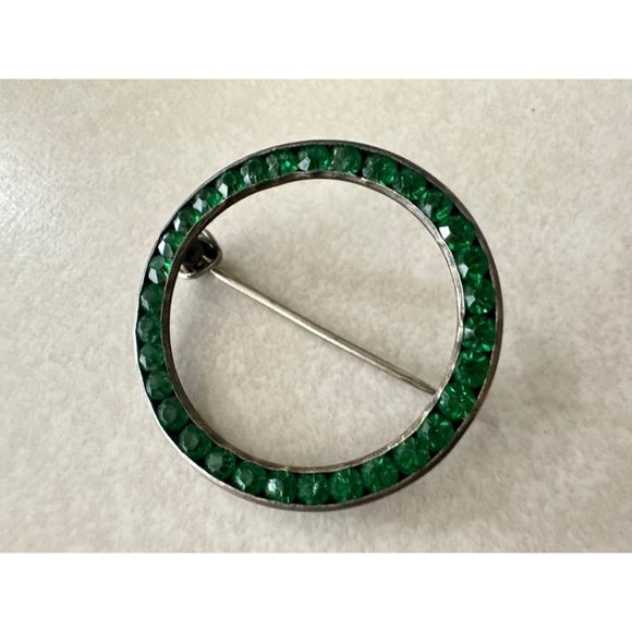Antique bronze green faceted glass paste rhinestones circle wreath pin brooch - Picture 1 of 9